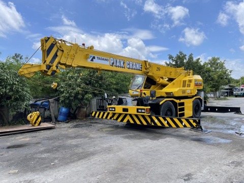 รถเครน 25 ตัน 4 ล้อ